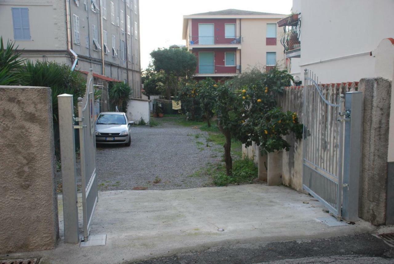 Tinetto Brezza Di Mare Apartman Deiva Marina Kültér fotó