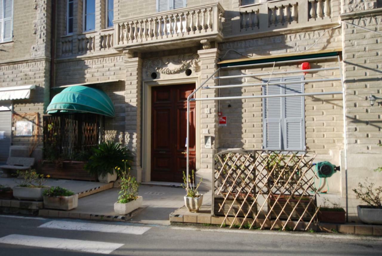 Tinetto Brezza Di Mare Apartman Deiva Marina Kültér fotó